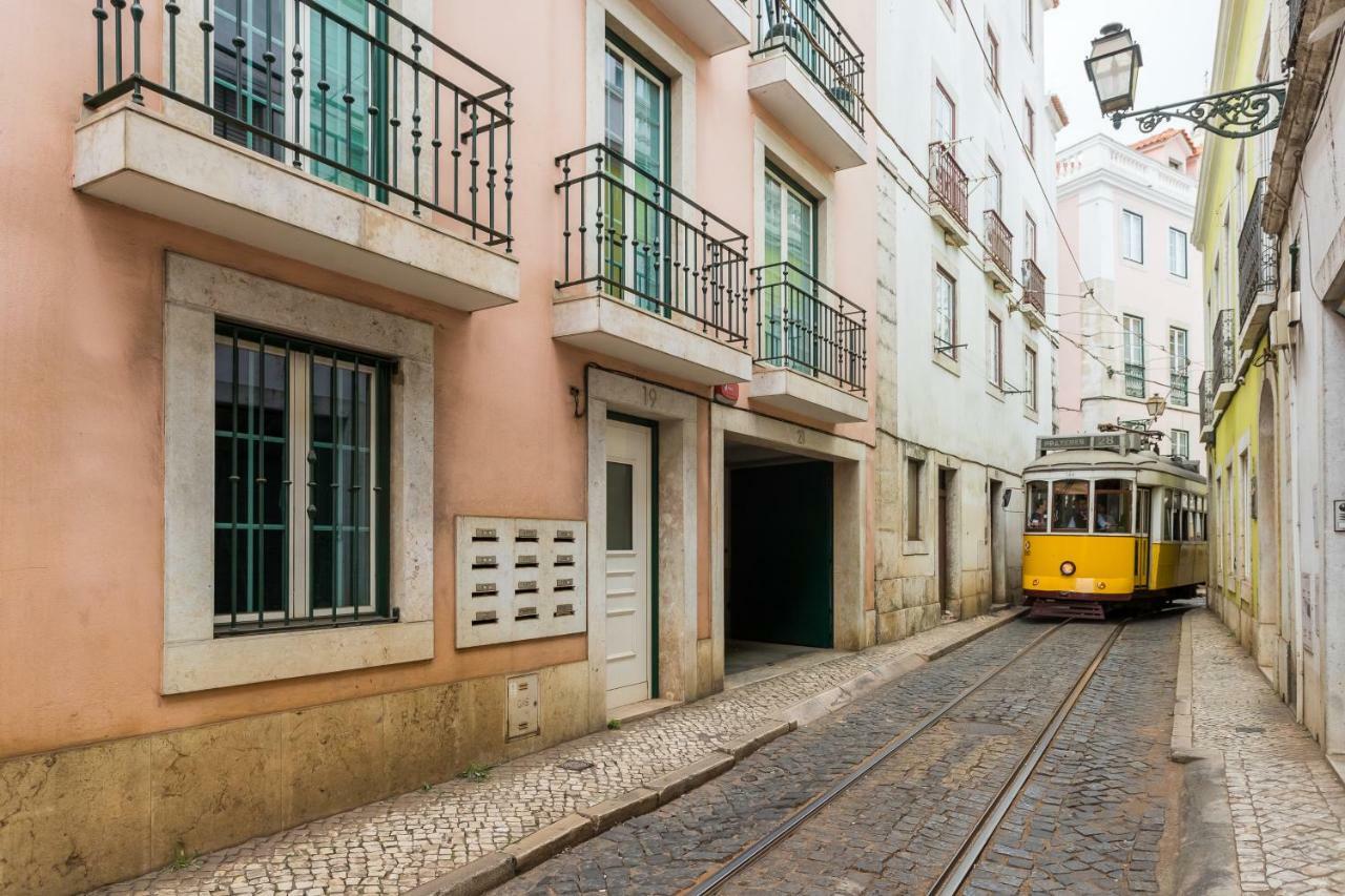Alfama Modern Two-Bedroom Apartment W/ River View And Parking - By Lu Holidays Lissabon Buitenkant foto