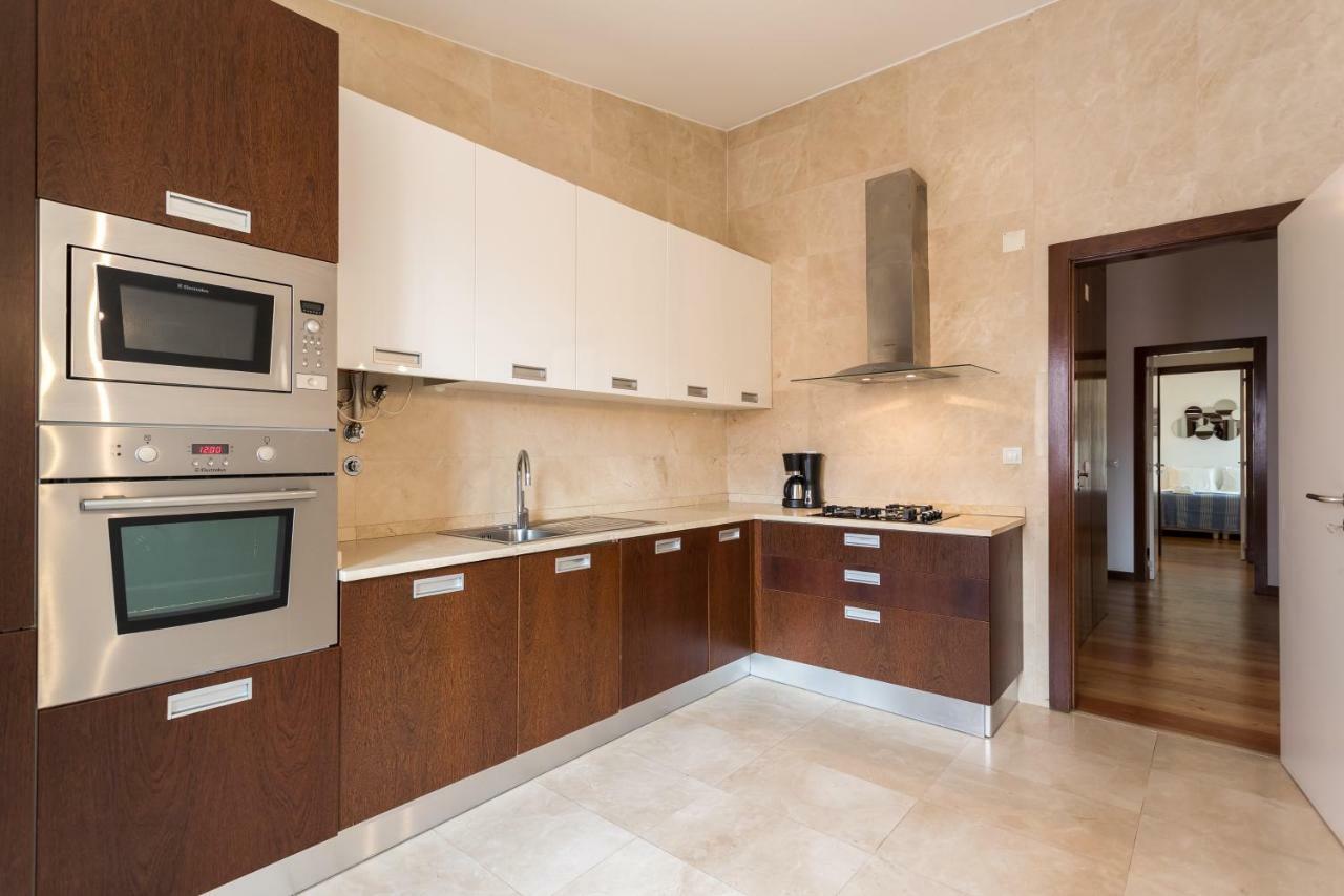 Alfama Modern Two-Bedroom Apartment W/ River View And Parking - By Lu Holidays Lissabon Buitenkant foto