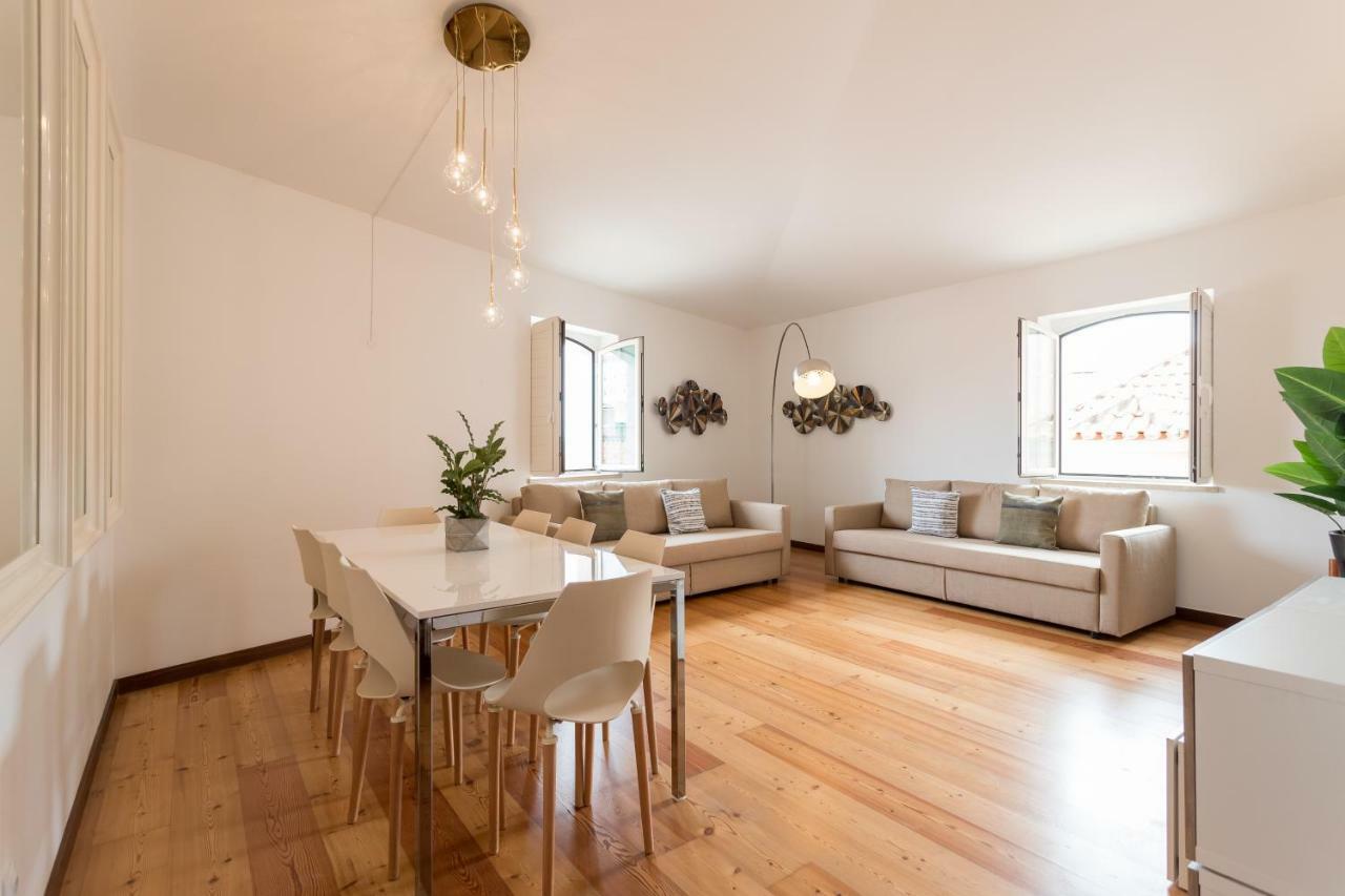Alfama Modern Two-Bedroom Apartment W/ River View And Parking - By Lu Holidays Lissabon Buitenkant foto