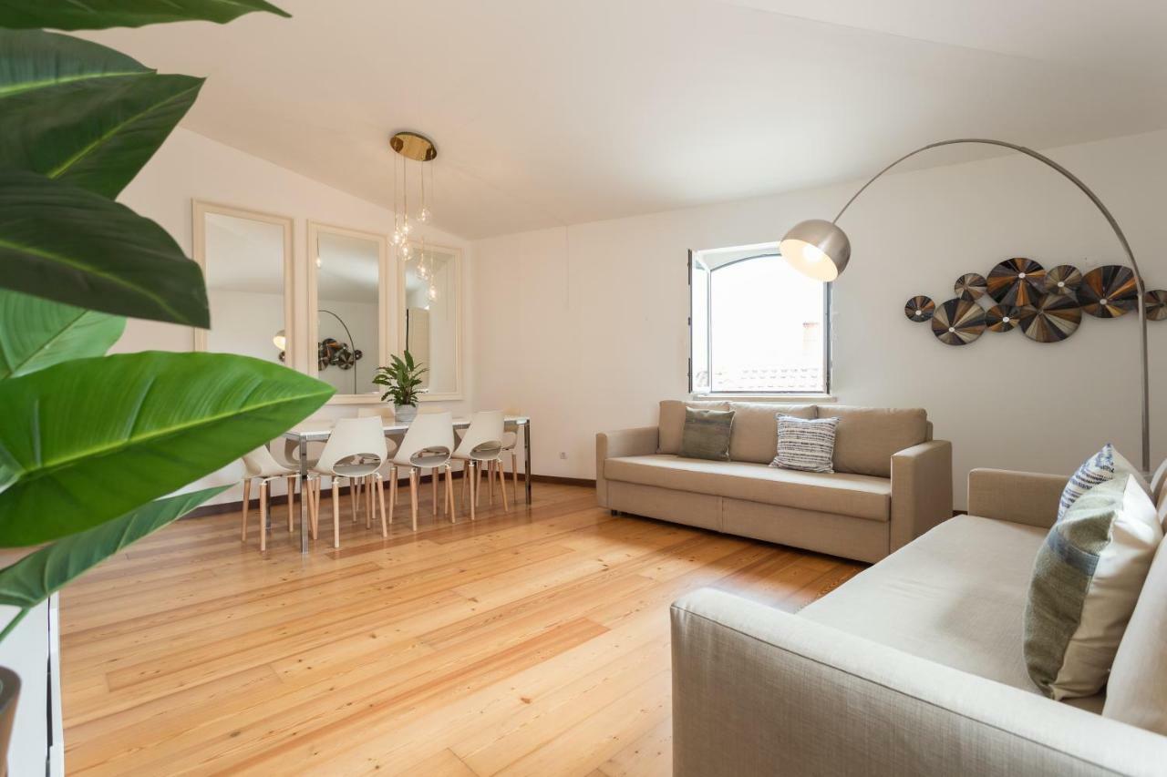 Alfama Modern Two-Bedroom Apartment W/ River View And Parking - By Lu Holidays Lissabon Buitenkant foto